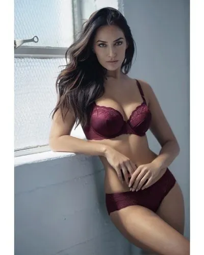 maroon,hearts 3,burgundy,plus-size model,late burgundy,bella rosa,velvet,velvet elke,merlot,female model,rosa bonita,jasmine virginia,brunette with gift,mauve,model,colada morada,filipino,agent provocateur,sexy woman,madeleine