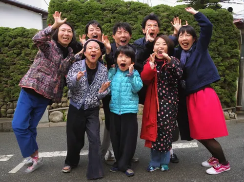 shishamo,family taking photos together,family group,soapberry family,pension,ladies group,japanese culture,group of people,blog,yew family,canna family,harmonious family,park staff,cheerfulness,international family day,family care,the h'mong people,woman church,motsunabe,shirakawa-go,Conceptual Art,Oil color,Oil Color 19