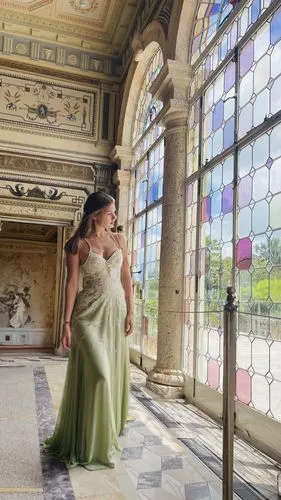 create long dress,uffizi,wedding photography,versailles,pre-wedding photo shoot,zelenay,musée d'orsay,fiordiligi,carnavalet,girl in a long dress,girl in a historic way,danseuse,orsay,tiana,louvre,oran