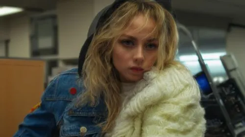 fur coat,blurred,lily-rose melody depp,jacket,parka,jean jacket,blurred vision,coat,fur clothing,blond girl,blur,blurd,blonde woman,denim jacket,fur,blurry,blur office background,blonde girl,eskimo,photo lens,Photography,General,Realistic