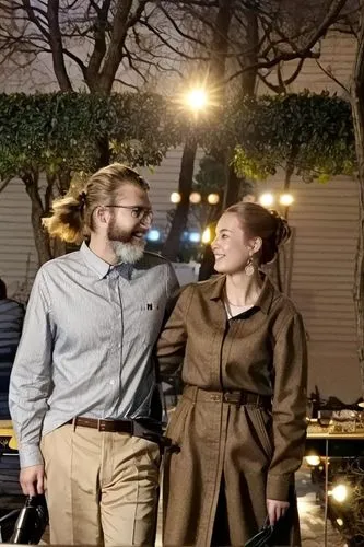 mirin,couple goal,sobchak,mom and dad,snl,married couple,wife and husband,hubbells,husband and wife,beautiful couple,gmm,googlers,boyfriend and girlfriend,happy couple,photo session at night,staff vid