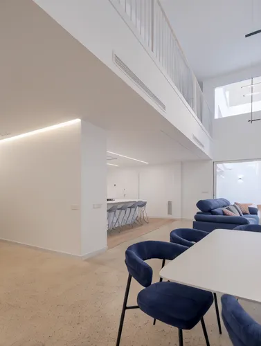 daylighting,school design,shared apartment,concrete ceiling,modern room,hallway space,lecture room,loft,contemporary decor,interior modern design,sky apartment,modern decor,conference room,core renova