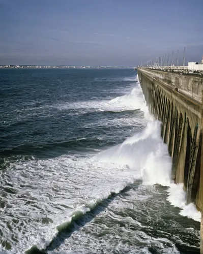 Seine-Maritime department. Waves in Le Havre. France. 1984.,breakwater,the old breakwater,breakwaters,quay wall,hydroelectricity,coastal protection,water power,scripps pier,storm surge,sea trenches,wa