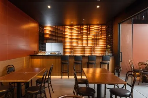 bar de restaurante japonês, cores quentes, ambiente aconhegante, meia luz, pessoas sentadas. prateleiras iluminadas com bebidas. revestimentoterracota brilhante ao fundo,corten steel,dinette,wallcover