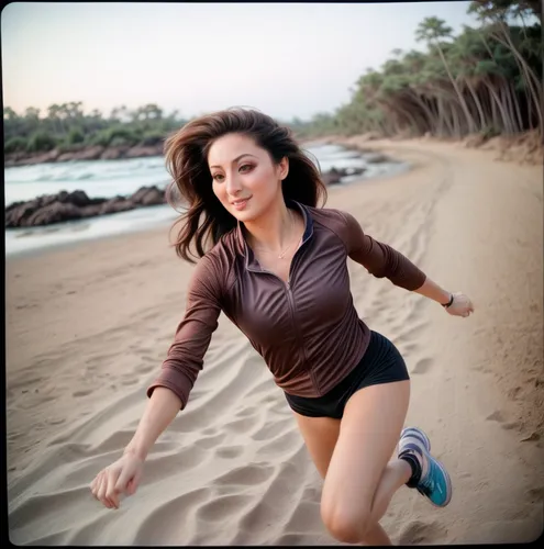 female runner,jogging,running,tamanna,preity,free running,sclerotherapy,soundarya,tamannaah,runing,gowariker,jog,walk on the beach,madhuri,trisha,anousheh,run uphill,beach background,sagarika,zinta