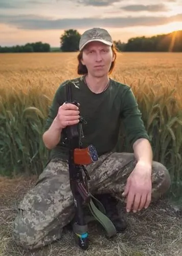 berezniki,survivorman,agrarianism,berezutskiy,pivka,bergdahl,ventsislav,ulek,skaha,bosak,plofsky,huntingtin,muzzleloading,chignik,cocker,specnaarms,macgyver knife,shotshells,berezhnaya,holding a gun