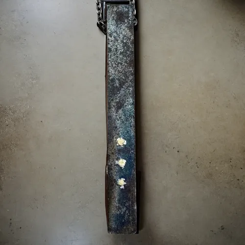 scabbard,antique tool,metal rust,door key,house key,western concert flute,presser foot,patina,key mixed,metalworking hand tool,hunting knife,skeleton key,metalworking,rusty door,belt,welded,rusting,corrosion,rusty chain,bookmark with flowers