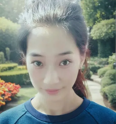 蓝色的运动衫,ziu,xiaochi,songpyeon,sujeonggwa,japanese woman,rou jia mo,forehead,shuai jiao,baozi,xuan lian,asian woman,asian,su yan,xiangwei,kdrama,asian girl,korean,japanese idol,japanese kawaii,ayu