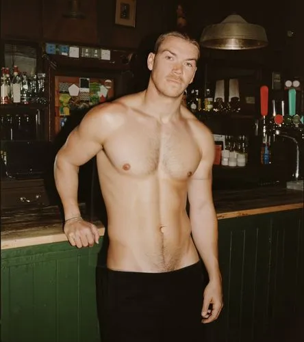 pudzianowski,pec,hunky,bartender,hinggan,steamworks