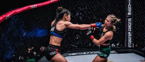 Pictures from the bout between Itsuki Hirata and Alyse Anderson at ONE: EMPOWER,striking combat sports,combat sport,muay thai,mma,mixed martial arts,siam fighter,lethwei,kickboxing,ufc,sanshou,battlin