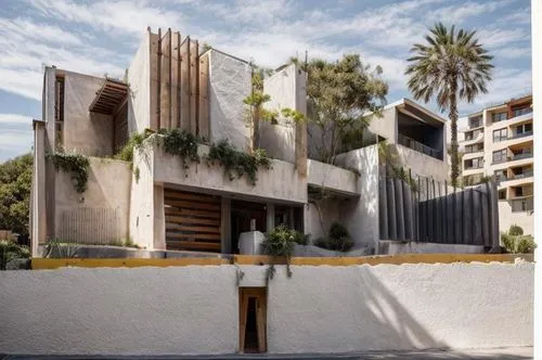 calle de asfalto al frente, personas,exposed concrete,brutalist architecture,dunes house,malaga,santa barbara,los angeles,mid century house,mexico city,modern architecture,mid century modern,tijuana,h