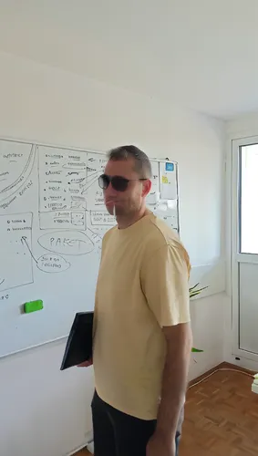 white board,blur office background,augmented reality,whiteboards,wallboard,whiteboard,expenses management,smartsuite,dry erase,product management,garlinghouse,subtasks,eye tracking,kanban,smartboards,