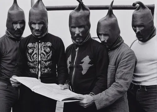 balaclava,beets,chili peppers,franz ferdinand,red chili peppers,overtone empire,signal head,streampunk,kettledrums,knife head,welders,dire straits,red beets,monkeys band,horsemen,beetroot,traffic cones,hedgehog heads,gnomes,refused,Photography,Black and white photography,Black and White Photography 10