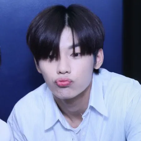 young duck duckling,blowfish,young gooseberry,smooch,buah,minie,paeonie,lip,muah,dumpling,mantou,ducky,gooseberry,hojuela,pentagon shape sticker,fish ball,peck,kisses,lips,cheek