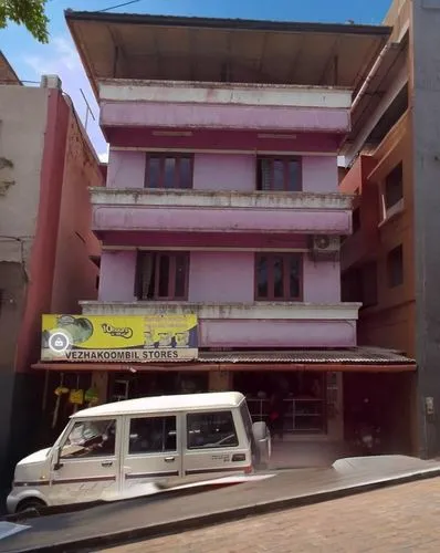 external wall with elegant dark color paint,guruvayur,bulandra theatre,colaba,matunga,margao,jayanagar,dehiwala,trivandrum,padmanabhapuram,ramachandrapuram,hubli,panaji,pallivasal,ghatkopar,nandurbar,