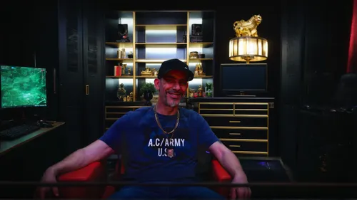 me sat in my very big bright red gaming chair surrounded by all the top mods and cons of gaming stuff all black and gold,club chair,gangstar,gold bar shop,red heart medallion in hand,ceo,50,gold cap,c