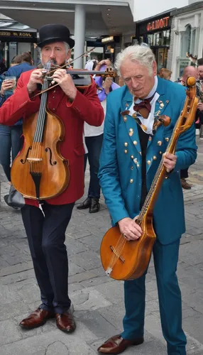 The galmont hotel and spa galway buskers,street musicians,buskin,sock and buskin,itinerant musician,violinists,street performance,musicians,street music,folk music,oktoberfest celebrations,street perf