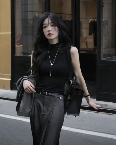 toshiko,kawakubo,japanese woman,yohji,street shot,woman in menswear