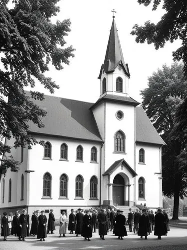 German Protestant congregation leaving the church building,a group of people gathered in front of a church,josephinum,spangdahlem,dahlem,veteranenfriedhof,choroszcz,kirche