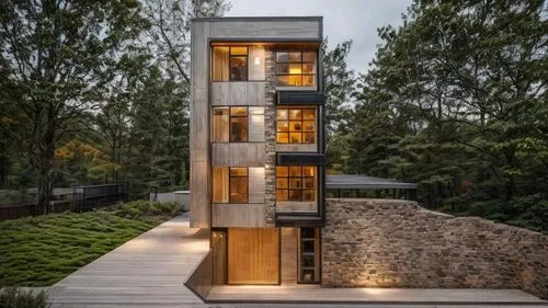 Cree una representación altamente realista de un edificio moderno de tres pisos con grandes ventanales y acentos de piedra en la fachada, situado en un entorno similar a un bosque durante el otoño. Ag