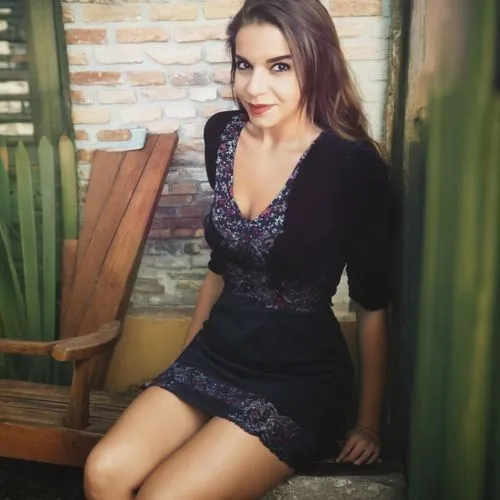 deepika padukone,black and lace,romantic look,latina,black skirt,little black dress,sitting on a chair,beautiful woman,enchanting,black dress,attractive woman,sitting,social,damiana,lace,short dress,nice dress,holy maria,legs crossed,crossed legs