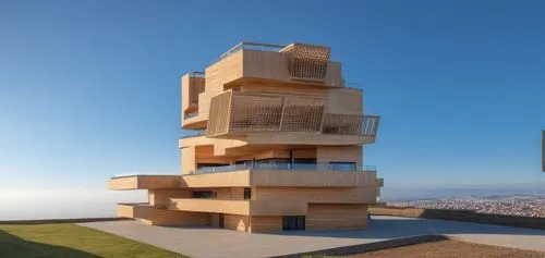 Edificio de madera con losas negras y mamparas de vidrio alrededor, en un ciudad ,cube stilt houses,cubic house,kimmelman,multistorey,sky apartment,modern architecture,residential tower,moneo,animal t