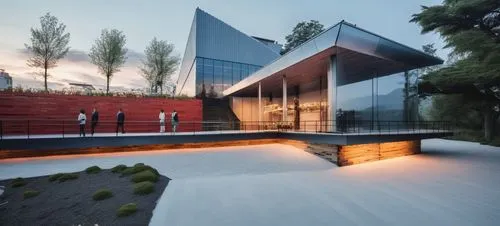 The intricate detail of a vibrant red-sprayed wall and the bold blue lines of the building scheme include a rustic rustic wooden exterior, a rustic wooden exterior, and a wooden rusted log cabin. A bo