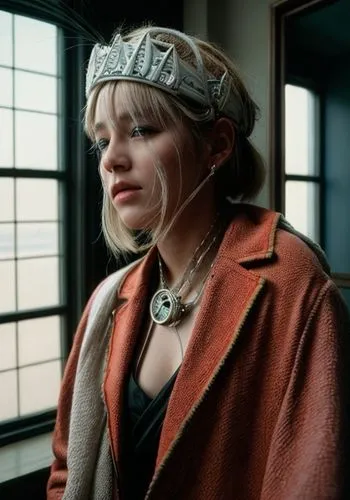 blue jasmine,clementine,great gatsby,bird box,leather hat,gatsby,girl with a pearl earring,valerian,headscarf,retro woman,lily-rose melody depp,beret,jennifer lawrence - female,vintage angel,blonde wo