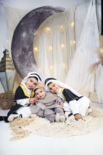 newborn photography,newborn photo shoot,little angels,baby room,children's christmas photo shoot,penguin couple,nursery decoration,baby bed,the moon and the stars,infant bed,wedding frame,children's f