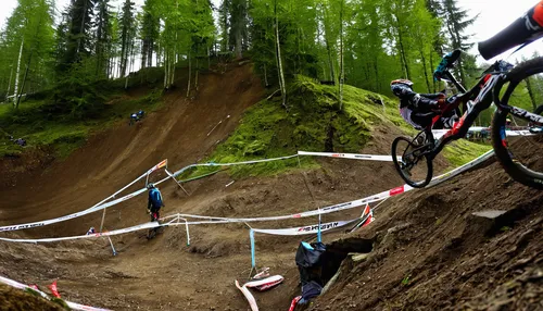 Syndicate Pits - PIT BITS - Leogang World Cup Downhill - Mountain Biking Pictures - Vital MTB,mountain bike racing,dirt jumping,cyclo-cross,downhill mountain biking,singletrack,competitive trail ridin