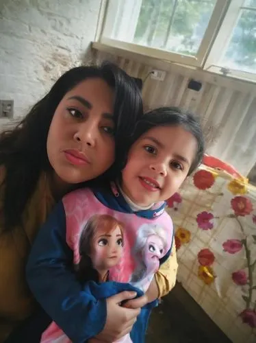 little girl and mother,my little cuties,children girls,little angels,pictures of the children,nesting dolls,mom and daughter,mother with child,lindos,sister,mother and daughter,cousin,malvales,little 