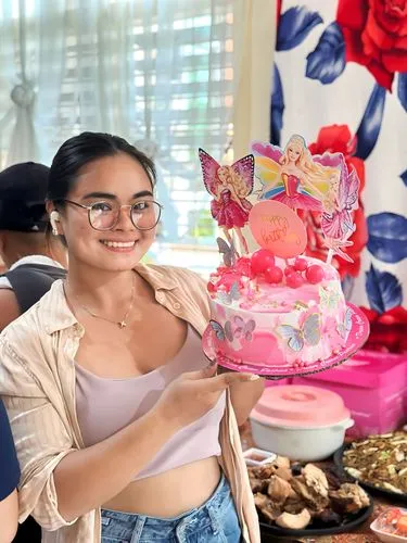 social,cornelisse,pilipina,sharlene,talaba,tirunal,sampaloc,pangako,filipiniana,candy bar,lechon,ambassadress,salesgirl,foodgoddess,girl with cereal bowl,laoag,amorsolo,cupcake tray,kaa,batangas