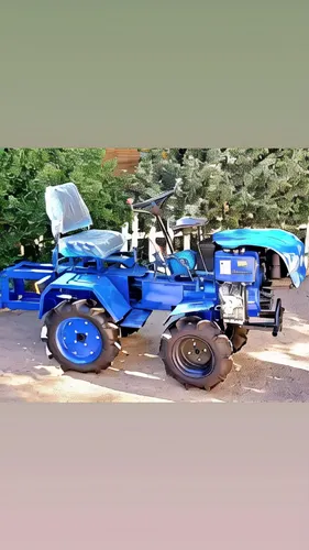 blue pushcart,farm tractor,agricultural machine,agricultural machinery,farm set,tractor,old cars,vintage cars,ford model b,vintage vehicle,straw carts,3 wheeler,threshing,chevrolet c/k,classic car mee