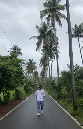 kanjirappally,tharavad,valluvanad,payyanur,samoa,kadhal,guam,mohanlal,labasa,fuvahmulah,baleswar,mormugao,goa,andamans,kerala,srilanka,raveendran,jog,kosrae,mullativu