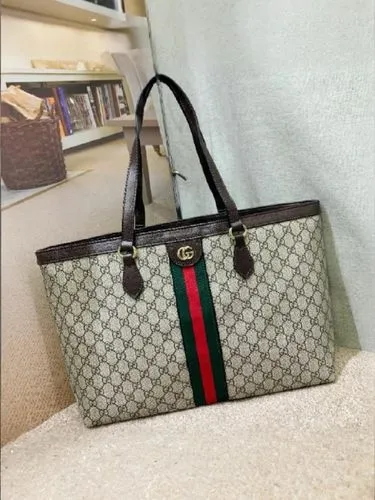 gucci,louis vuitton,fendi,lv,vuitton,valentino